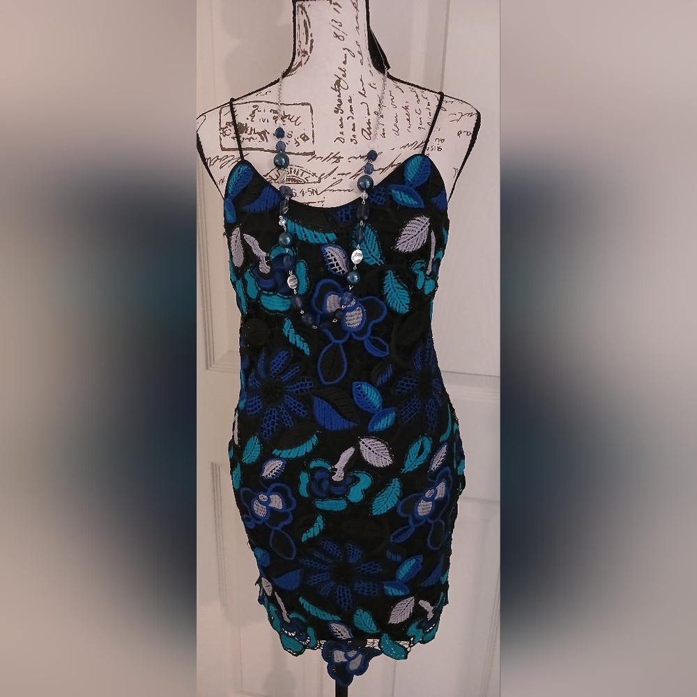 5/$25 Ark & Co The Room NWT Floral Lace Dress with Blue and Black Pattern